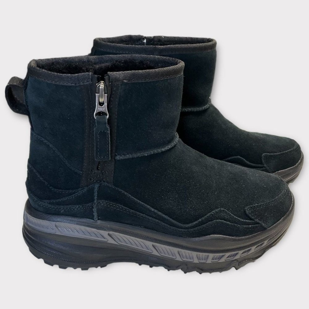 UGG Classic CA805 Mens Black Boots Size 8 NWOT